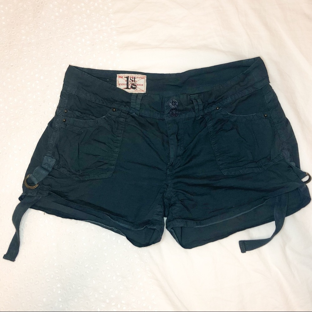 1st kiss 💋 short shorts